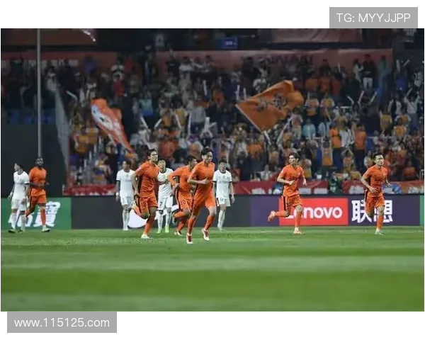 恒大与富力激战72分钟精彩回顾双方球员拼搏精神令人赞叹